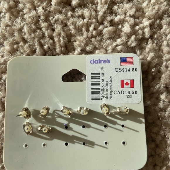 Flower Stud Earrinngs - Picture 2 of 2